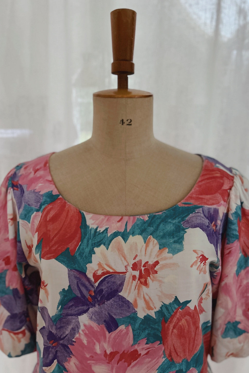 Vintage | Blommig klänning med puffärm | Stl L