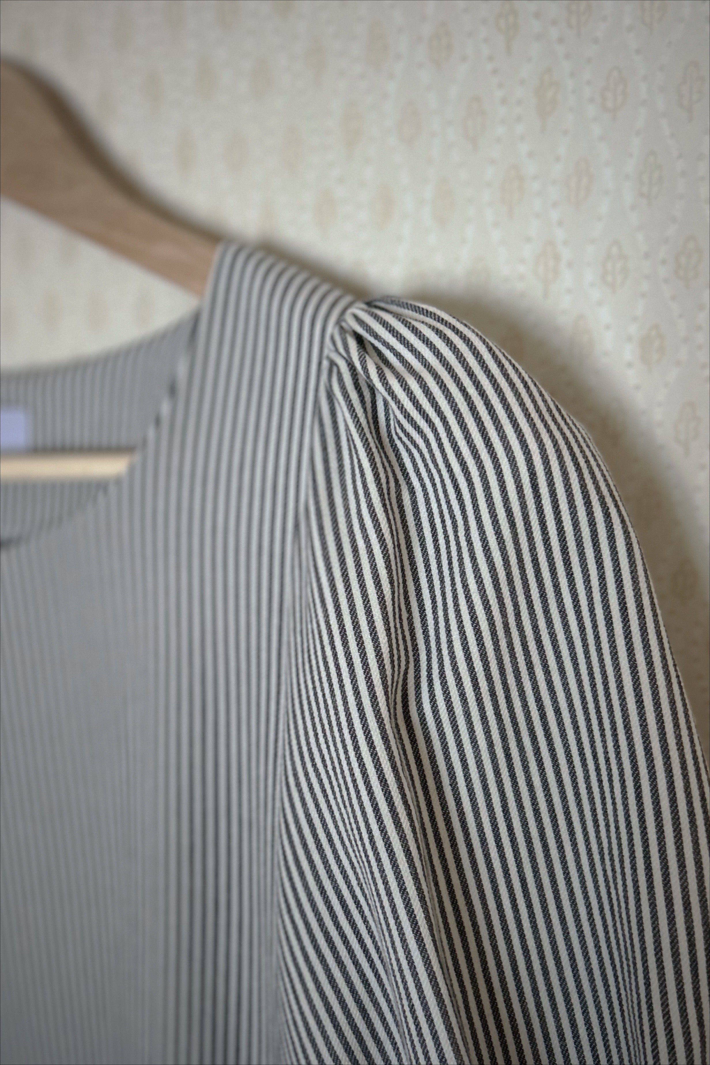 Margareta – smalrandig klänning