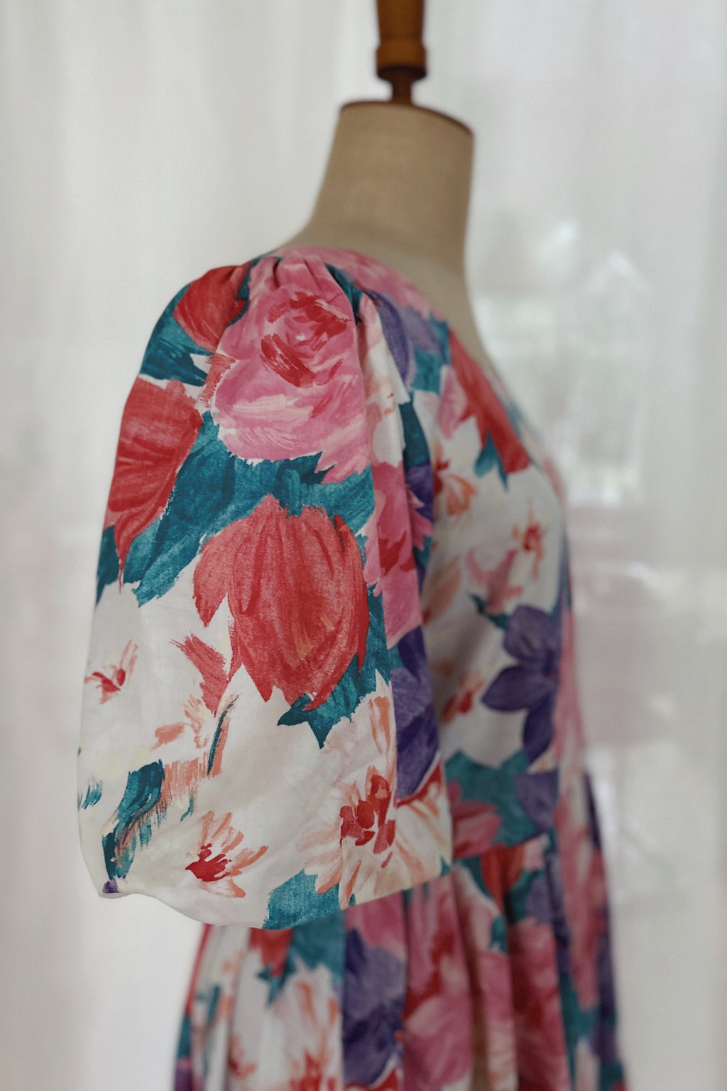Vintage | Blommig klänning med puffärm | Stl L