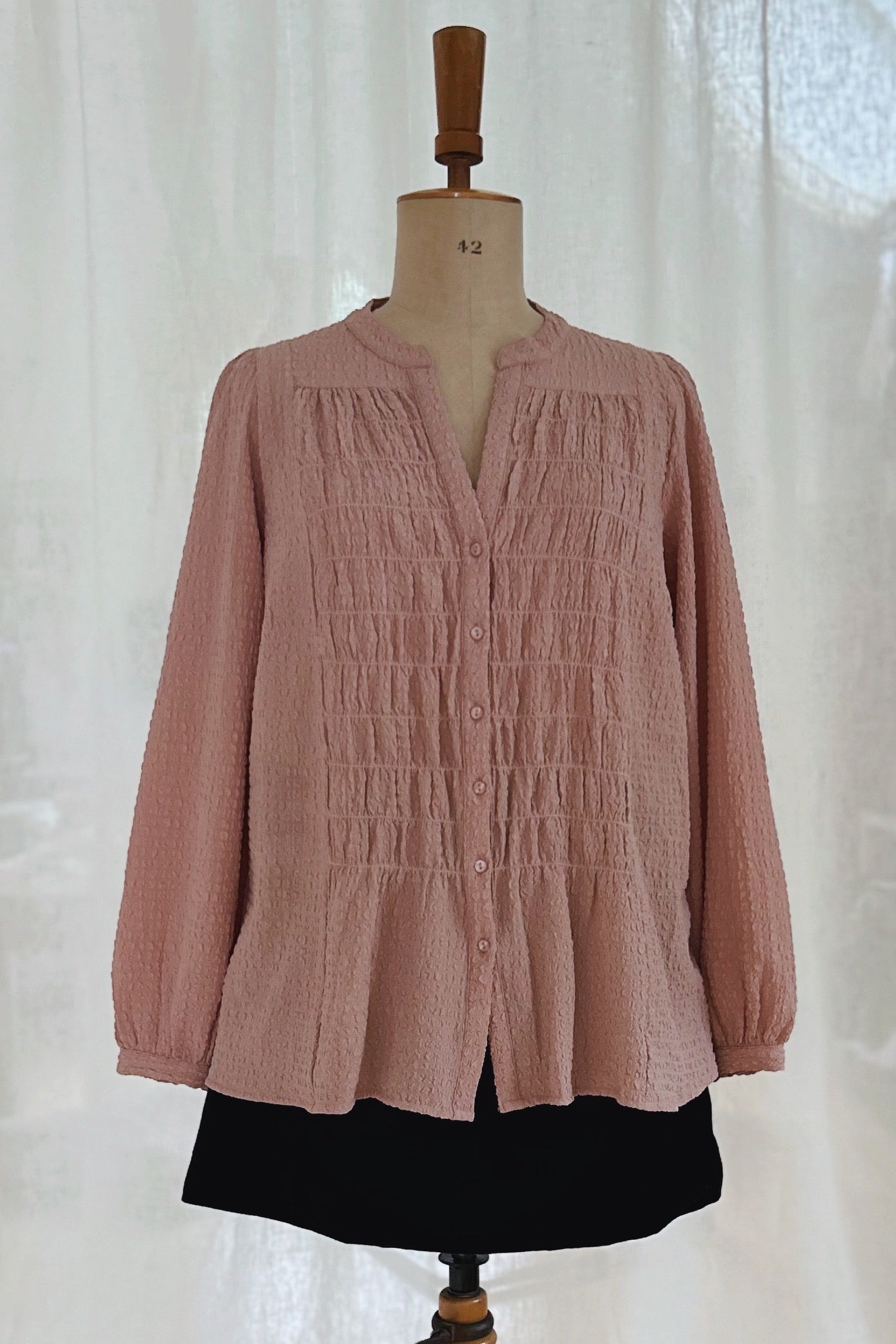 Isolde | Ljusrosa strukturerad blus | Stl S