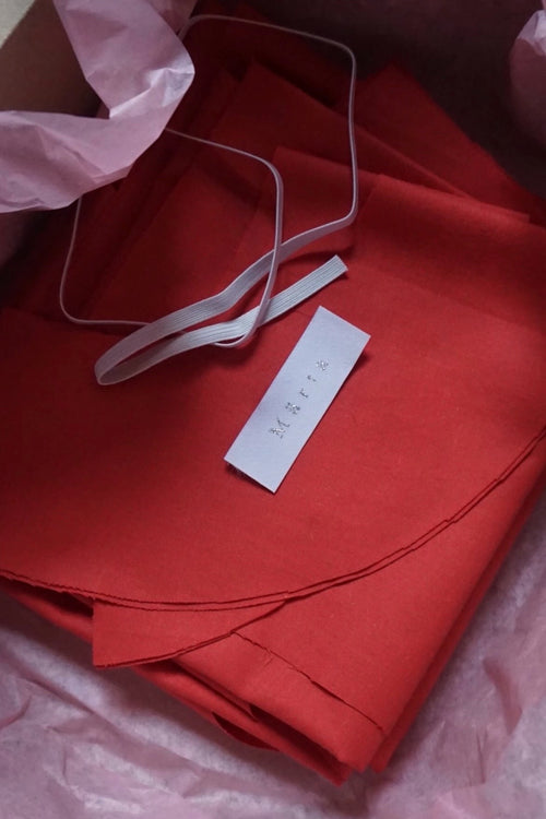 BYRÅLÅDA - Margareta blus, kort puffärm, L