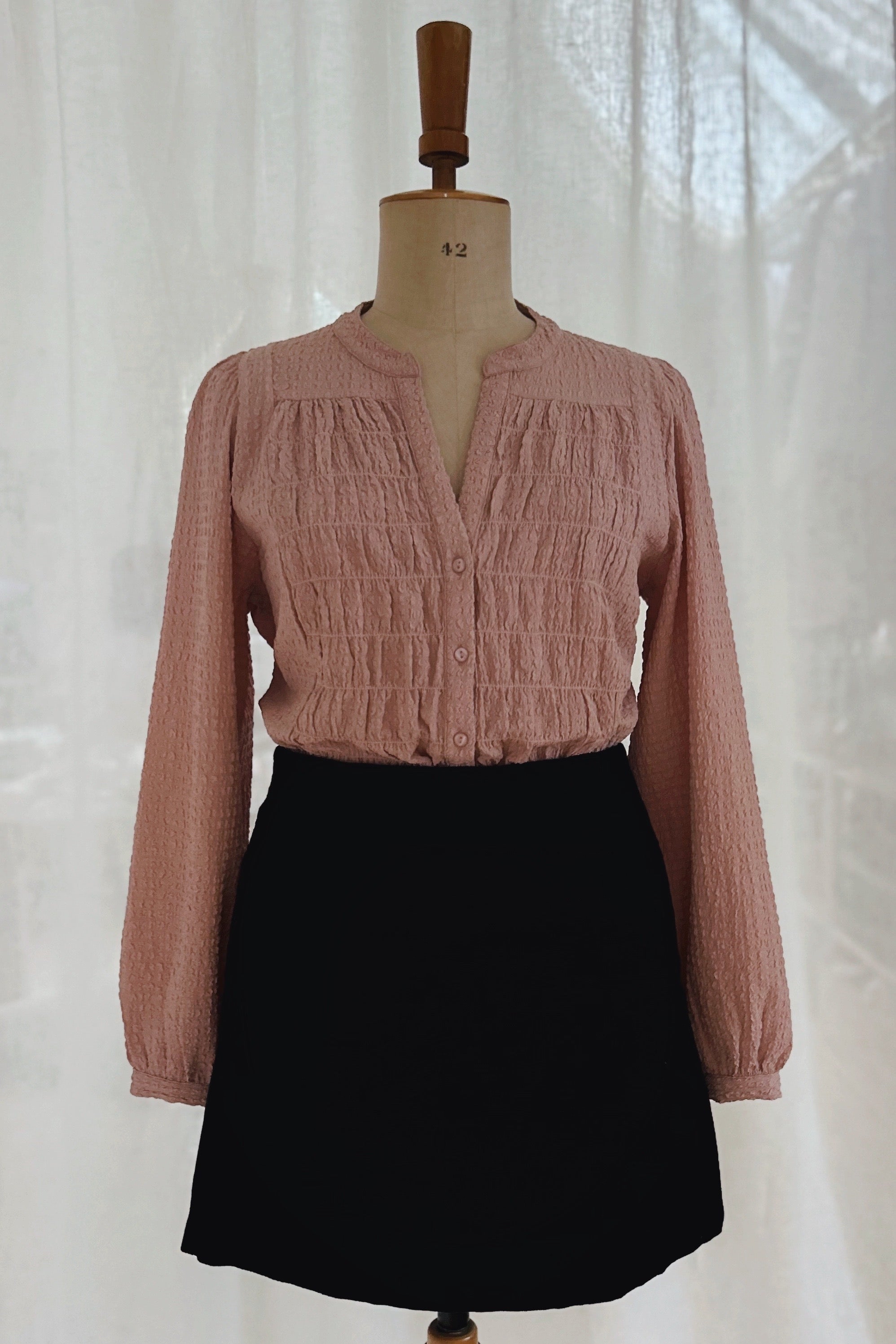 Isolde | Ljusrosa strukturerad blus | Stl S