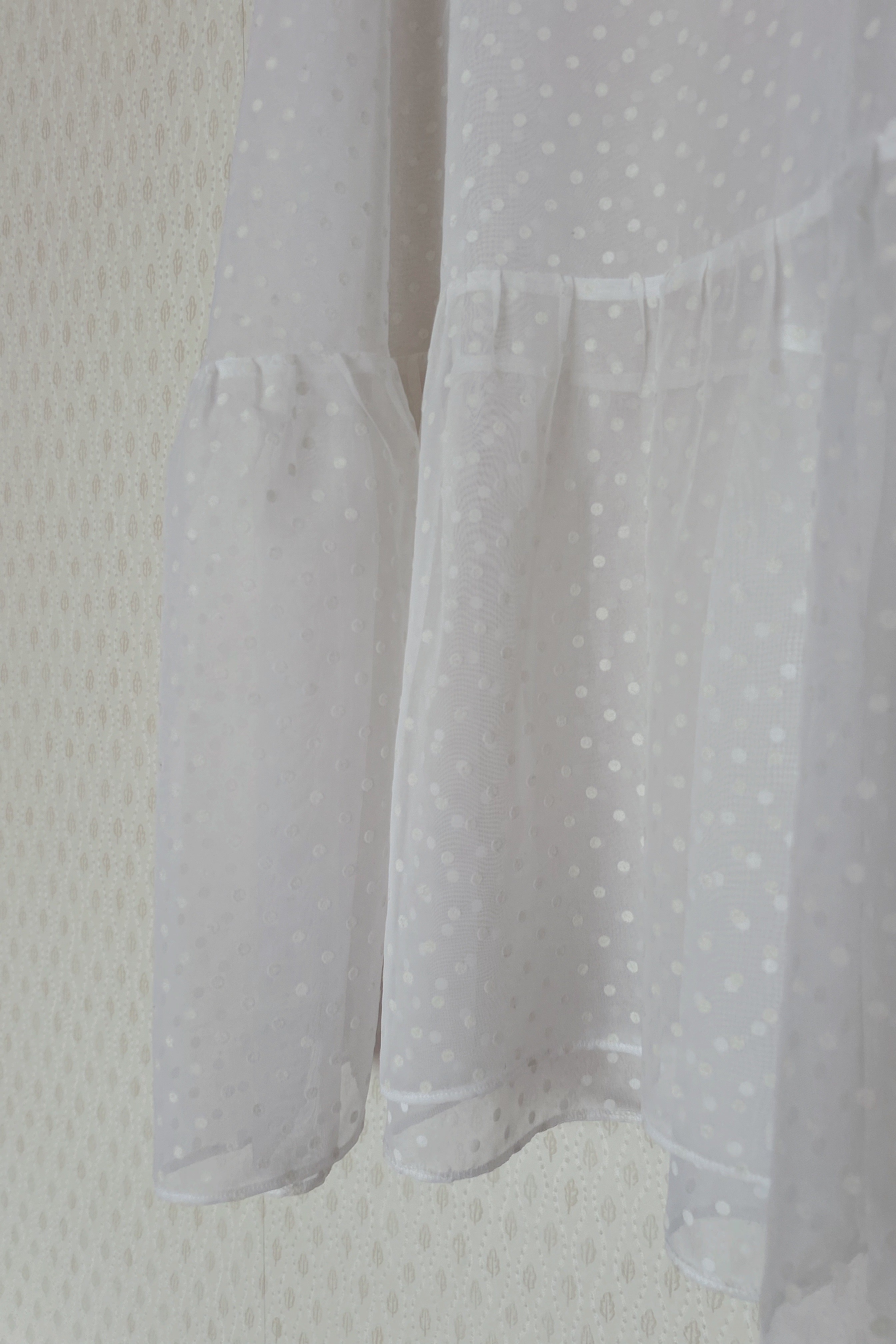 Margareta - transparent klänning med prickar